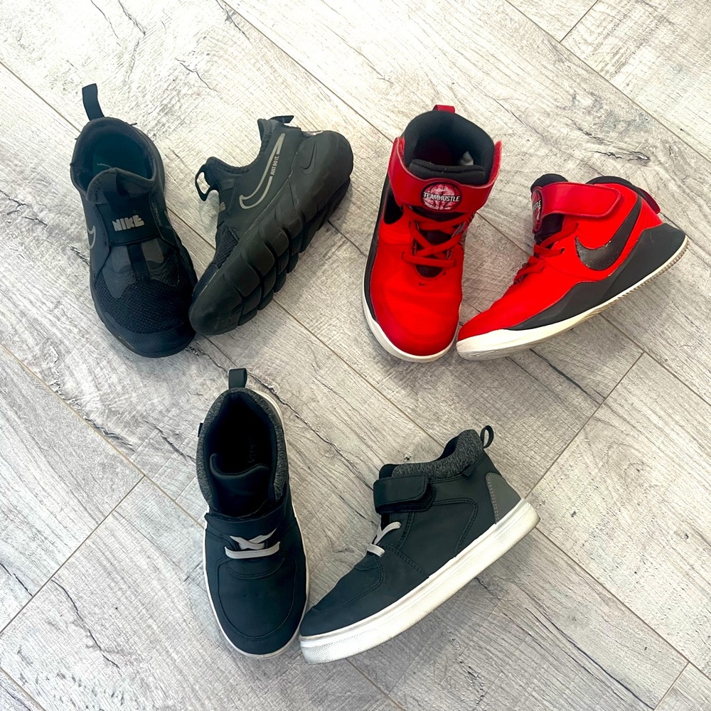 Boys Youth Size 1 Sneaker Bundle